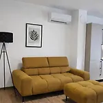 Lav- Newly, Modern Spot דירה *