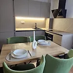 Lav- Newly, Modern Spot דירה *